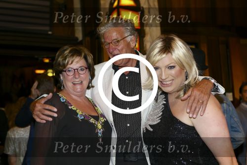 AMSTERDAM - Bij het Tuschinski Theater is de premiere van Behind the Candelabra. Met op de rode loper  Catherine Keyl met partner en Mayday