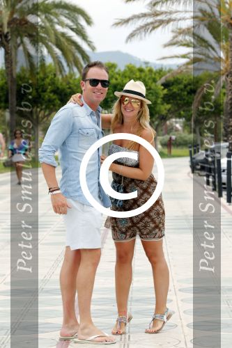 ibiza 13 juli 2013
Robert Doornbos en zijn verloofde/vriendin Chantal Bles lopen over de boulevard op ibiza.
Peter Smulders bv