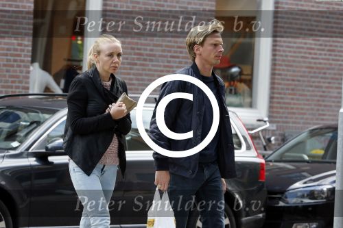 Amsterdam 24 juni 2013
Christian Poulsen met zijn vrouw op de cornelis schuytstraat.
Peter Smulders bv