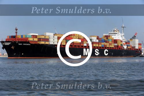 Antwerpen 18 Juli 2013,
Containervervoer per schip
Vervoersmaatschappij MSC
Fotopersbureau Peter Smulders BV