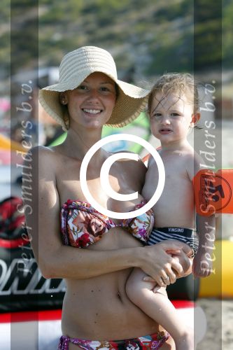 ibiza 11 juli 2013
Lange Frans met zijn vrouw Danielle en kinderen op vakantie op ibiza.
Peter Smulders bv