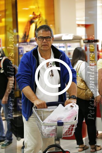 Schiphol 11 juli 2013
Emile Ratelband op schiphol voor trip naar Oslo.
Peter Smulders bv