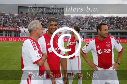 Amsterdam 3 juli 2013
Sjaak Swart 75 jaar . Hij viert dat met een wedstrijd met oud ajax spelers in het Olympisch stadion. Frank Rijkaard en Johan Cruijff
Peter Smulders bv