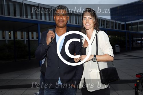 Amsterdam 3 juli 2013
Sjaak Swart 75 jaar . Hij viert dat met een wedstrijd met oud ajax spelers in het Olympisch stadion. Frank rijkaard met zijn vrouw
Peter Smulders bv