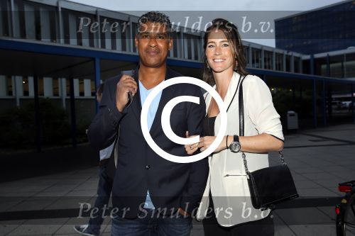 Amsterdam 3 juli 2013
Sjaak Swart 75 jaar . Hij viert dat met een wedstrijd met oud ajax spelers in het Olympisch stadion. Frank rijkaard met zijn vrouw
Peter Smulders bv