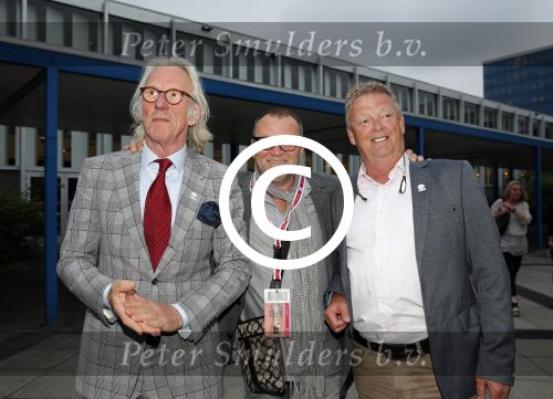 Amsterdam 3 juli 2013
Sjaak Swart 75 jaar . Hij viert dat met een wedstrijd met oud ajax spelers in het Olympisch stadion. Freek de Jonge
Peter Smulders bv