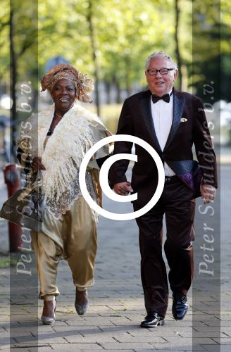 Amsterdam 25 juni 2013
Premiere Tula the Revolt in het tropenmuseum. Gerda Havertong met man
Peter Smulders bv