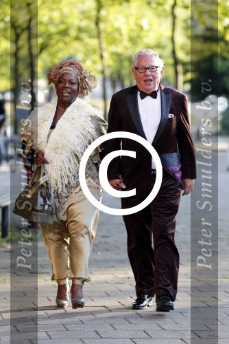 Amsterdam 25 juni 2013
Premiere Tula the Revolt in het tropenmuseum. Gerda Havertong met man
Peter Smulders bv