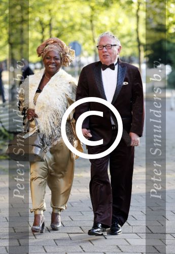 Amsterdam 25 juni 2013
Premiere Tula the Revolt in het tropenmuseum. Gerda Havertong met man
Peter Smulders bv