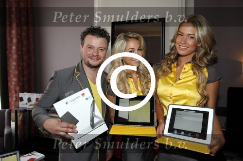 Amsterdam 27 juni 2013
Gift suite in hotel the Grand. Gezinus Winters van Logitech
Peter Smulders bv