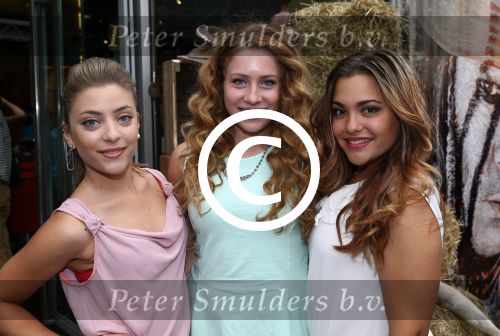 Amsterdam, 5 Augustus 2013
Premiere de Lone Ranger
Girlband zusjes Vol      Amy Vol, Lisa Vol en Shelley Vol
Foto Peter Smulders BV