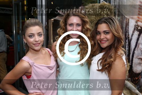 Amsterdam, 5 Augustus 2013
Premiere de Lone Ranger
Girlband zusjes Vol      Amy Vol, Lisa Vol en Shelley Vol
Foto Peter Smulders BV