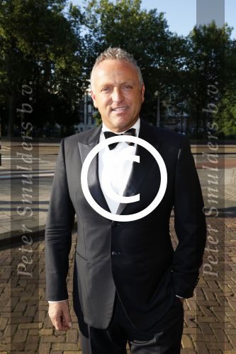 Amsterdam 25 juni 2013
Premiere Tula the Revolt in het tropenmuseum. Gordon met vrienden
Peter Smulders bv