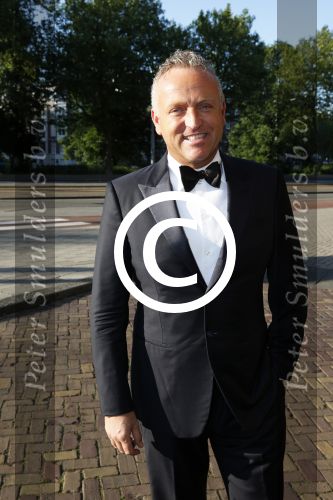 Amsterdam 25 juni 2013
Premiere Tula the Revolt in het tropenmuseum. Gordon met vrienden
Peter Smulders bv