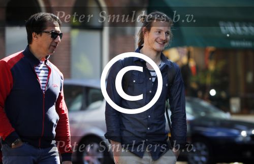 Amsterdam 25 juni 2013
Guido Spek met een kennis op de cornelis schuytstraat.
Peter Smulders bv