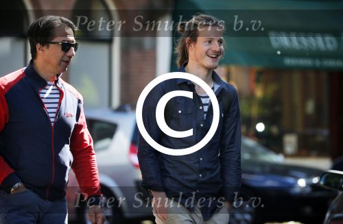 Amsterdam 25 juni 2013
Guido Spek met een kennis op de cornelis schuytstraat.
Peter Smulders bv