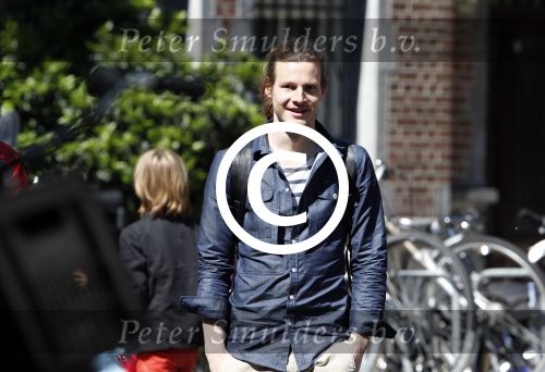 Amsterdam 25 juni 2013
Guido Spek met een kennis op de cornelis schuytstraat.
Peter Smulders bv