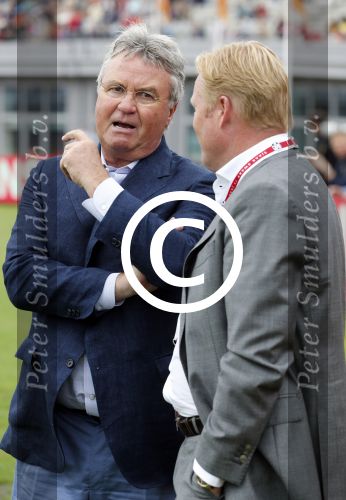 Amsterdam 3 juli 2013
Sjaak Swart 75 jaar . Hij viert dat met een wedstrijd met oud ajax spelers in het Olympisch stadion. Ronald Koeman en Guus Hiddink
Peter Smulders bv