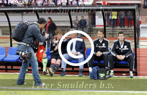 Amsterdam 3 juli 2013
Sjaak Swart 75 jaar . Hij viert dat met een wedstrijd met oud ajax spelers in het Olympisch stadion. Guus Hiddink
Peter Smulders bv