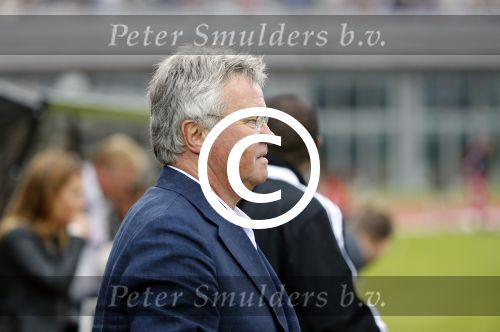 Amsterdam 3 juli 2013
Sjaak Swart 75 jaar . Hij viert dat met een wedstrijd met oud ajax spelers in het Olympisch stadion. Guus Hiddink
Peter Smulders bv