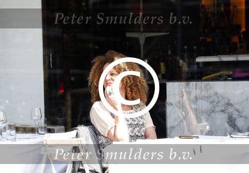 Amsterdam 30 juni 2013
Hadassah de Boer op terras.
Peter Smulders bv