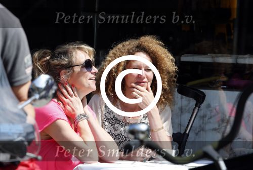 Amsterdam 30 juni 2013
Hadassah de Boer op terras.
Peter Smulders bv