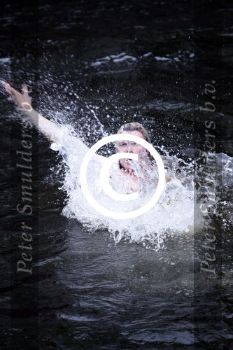 Amsterdam 10 juli 2013
Hans Klok doet stunt boven de Amstel  ivm zijn nieuwe show in carre.
Peter Smulders bv