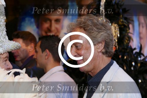 AMSTERDAM - Bij het Tuschinski Theater is de premiere van Behind the Candelabra. Met op de rode loper  Hans v Willigenburg.