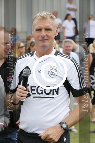Amsterdam 29 juni 2013
Voetbaltournooi op de toekomst (ajax) voor de stichting de upside van down
met diverse bn ers en oud voetballers.. Syndroom van down. Heini Otto
Peter Smulders bv