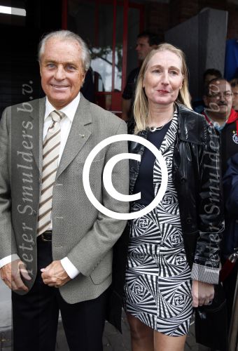 Amsterdam 3 juli 2013
Sjaak Swart 75 jaar . Hij viert dat met een wedstrijd met oud ajax spelers in het Olympisch stadion. Henny Cruijff met vrouw
Peter Smulders bv