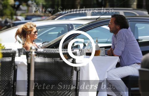 Amsterdam 8 juli 2013
Herman Heinsbroek en Judith Wiersema op de pc hooftstraat en lunchend in amsterdam zuid.
Peter Smulders bv