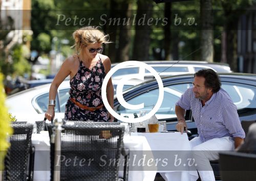 Amsterdam 8 juli 2013
Herman Heinsbroek en Judith Wiersema op de pc hooftstraat en lunchend in amsterdam zuid.
Peter Smulders bv
