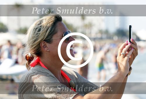 ibiza 11 juli 2013
Herman den Blijker met zijn vrouw en zoon Mats op coco beach.
Peter Smulders bv