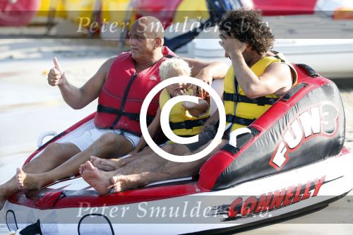 ibiza 11 juli 2013
Herman den Blijker met zijn vrouw en zoon Mats op coco beach.
Peter Smulders bv