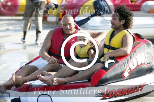 ibiza 11 juli 2013
Herman den Blijker met zijn vrouw en zoon Mats op coco beach.
Peter Smulders bv