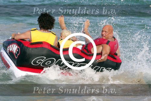 ibiza 11 juli 2013
Herman den Blijker met zijn vrouw en zoon Mats op coco beach.
Peter Smulders bv