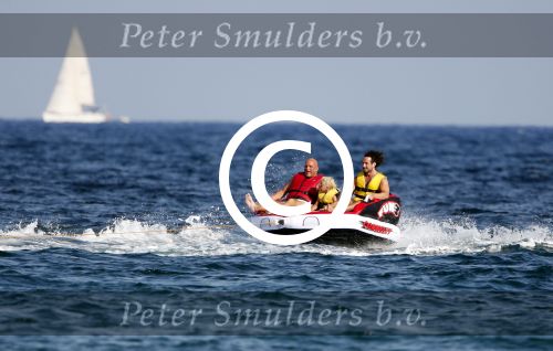 ibiza 11 juli 2013
Herman den Blijker met zijn vrouw en zoon Mats op coco beach.
Peter Smulders bv