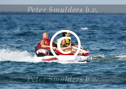 ibiza 11 juli 2013
Herman den Blijker met zijn vrouw en zoon Mats op coco beach.
Peter Smulders bv