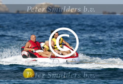 ibiza 11 juli 2013
Herman den Blijker met zijn vrouw en zoon Mats op coco beach.
Peter Smulders bv