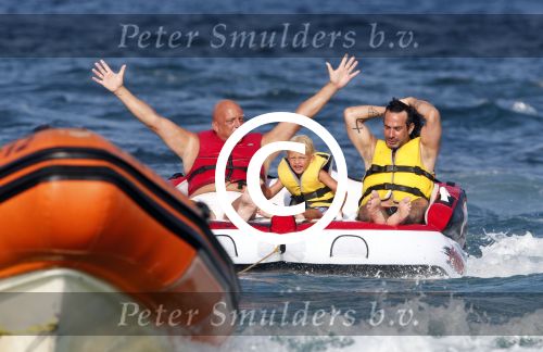 ibiza 11 juli 2013
Herman den Blijker met zijn vrouw en zoon Mats op coco beach.
Peter Smulders bv