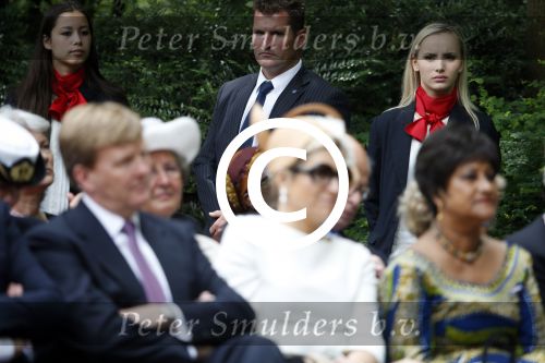 Amsterdam 1 juli 2013
Koning Willem Alexander en Koningin Maxima bij herdenking 150 jaar geleden slavernij in het oosterpark. Mooie Hostess
Peter Smulders bv