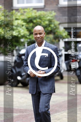 Amsterdam 27 juni 2013
Gift suite in hotel the Grand. Humberto tan
Peter Smulders bv