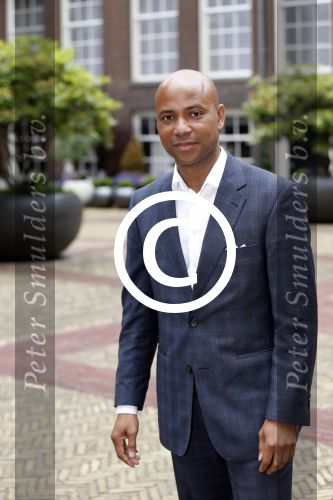 Amsterdam 27 juni 2013
Gift suite in hotel the Grand. Humberto tan
Peter Smulders bv