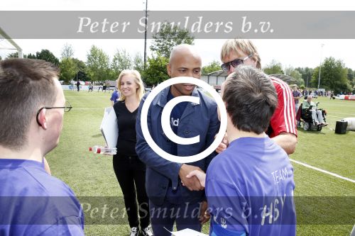Amsterdam 29 juni 2013
Voetbaltournooi op de toekomst (ajax) voor de stichting de upside van down
met diverse bn ers en oud voetballers.. Syndroom van down. Humberto Tan
Peter Smulders bv