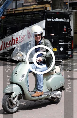 Amsterdam 25 juni 2013
Huub Stapel op zijn vespa scooter
Peter Smulders bv