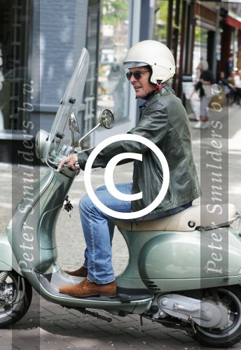 Amsterdam 25 juni 2013
Huub Stapel op zijn vespa scooter
Peter Smulders bv