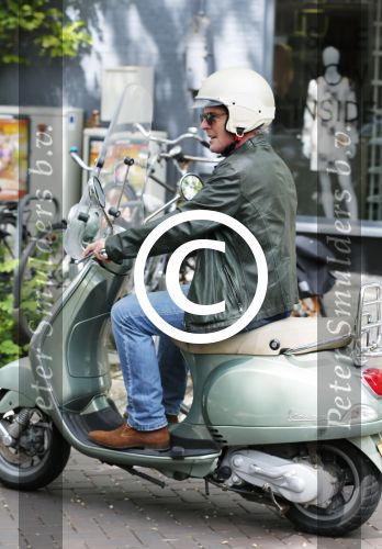 Amsterdam 25 juni 2013
Huub Stapel op zijn vespa scooter
Peter Smulders bv