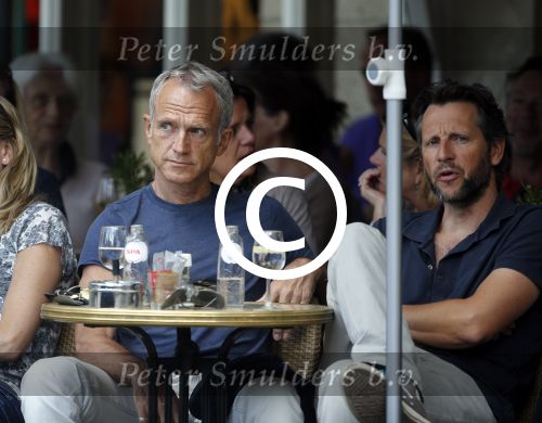 Amsterdam 8 augustus 2013
Jaap Jongbloed met een kennis op het terras van de joffers.
Peter Smulders bv