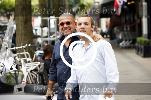 Amsterdam 9 augustus 2013
Jaap van Zweden met zijn zoon Benjamin op de cornelis schuytstraat.
Peter Smulders bv