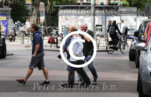 Amsterdam 9 augustus 2013
Jaap van Zweden met zijn zoon Benjamin op de cornelis schuytstraat. En met Joop Kruis en Daniel v Zweden
Peter Smulders bv